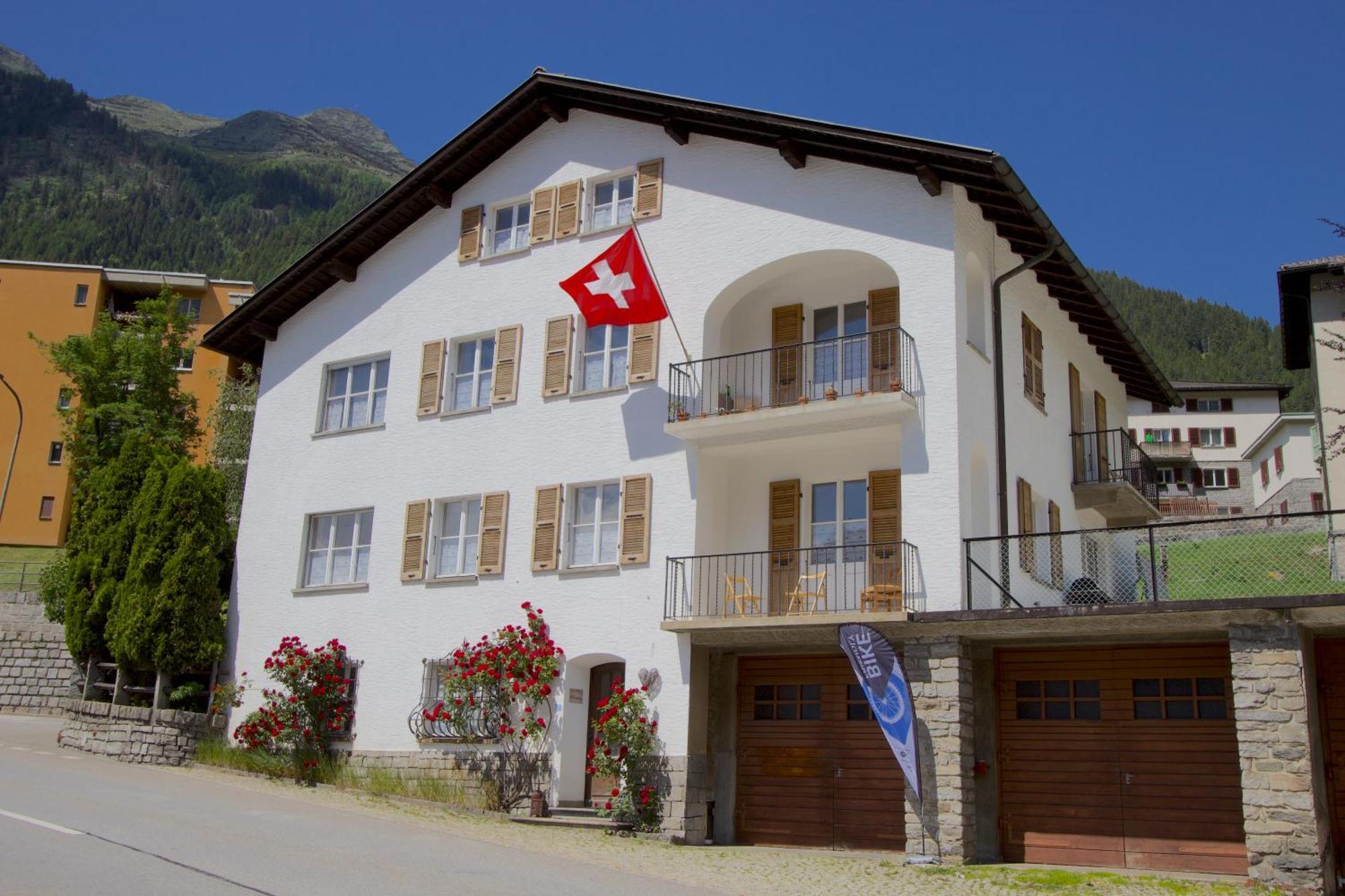 Chalet Cuore Delle Alpi Airolo Exterior photo